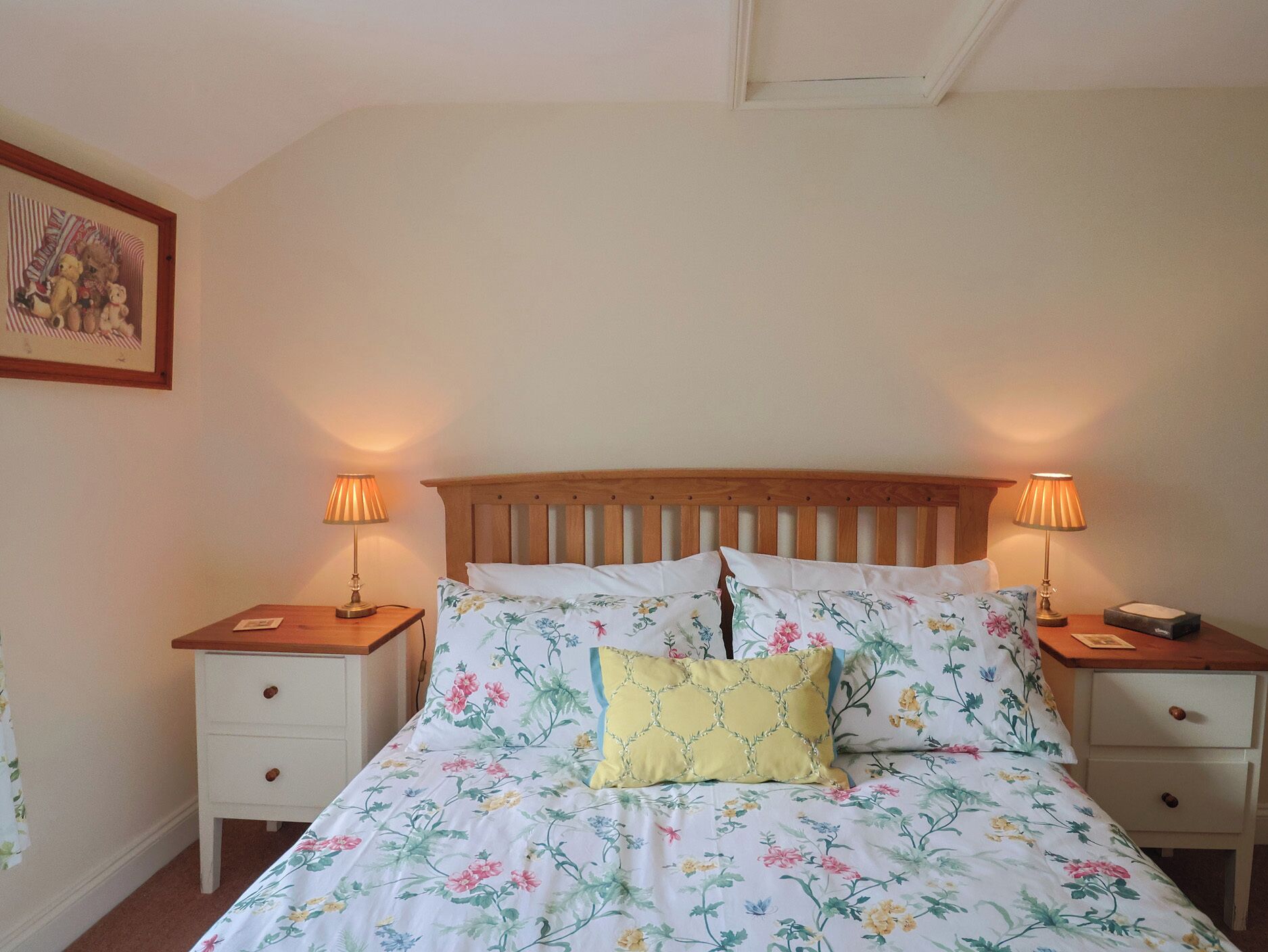 2 bedrooms, individually decorated, individually furnished, free WiFi