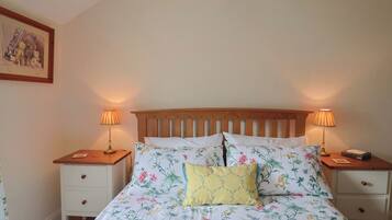 2 bedrooms, individually decorated, individually furnished, free WiFi