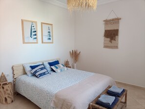 2 bedrooms, iron/ironing board, Internet, bed sheets - Rooftop 360, Bright, Beldi chic. Sleeps 2 to 6 (Essaouira)