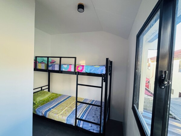 2 habitaciones, acceso a internet y ropa de cama 