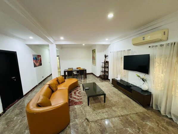 Apartment, 2 Bedrooms, Non Smoking, Kitchen | Living area - DK ESTATES (Accra)