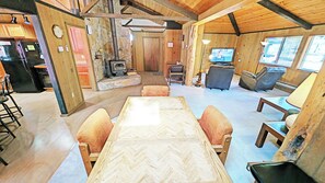 Interior - Bobcat 7 - Hot Tub, SHARC, Close to Village, A/C (Sunriver)