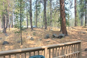 Property grounds - Cluster Cabin 13 - SHARC! Rustic Cabin, Location Close to River Access (Sunriver)