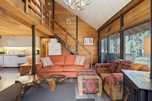 Smart TV, fireplace - Cluster Cabin 13 - SHARC! Rustic Cabin, Location Close to River Access (Sunriver)