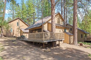 Exterior - Cluster Cabin 13 - SHARC! Rustic Cabin, Location Close to River Access (Sunriver)