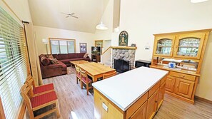 TV, fireplace - Circle Four Condo 14 - Hot Tub, SHARC Passes, Community Pool (Sunriver)