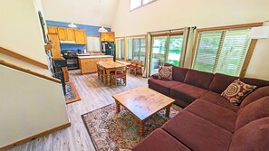 Televisión y chimenea 