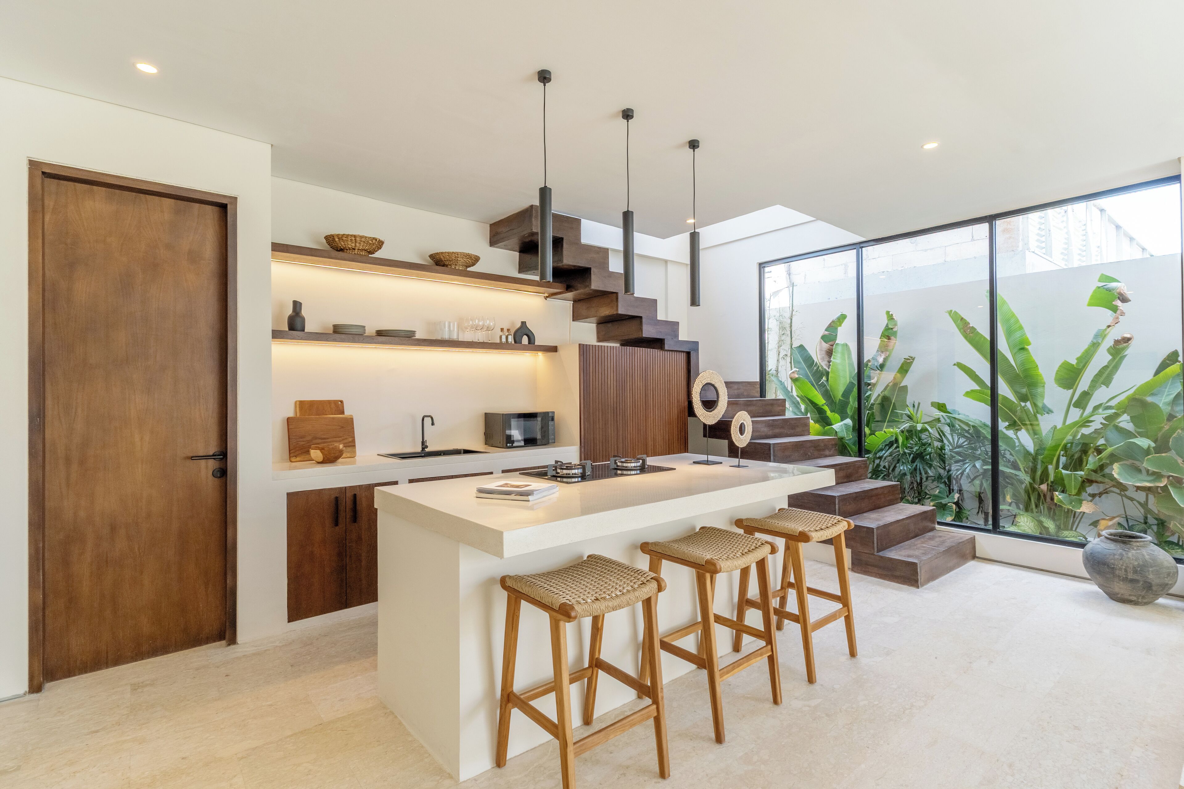 Refrigerador con freezer, placa de cocina, cafetera/tetera