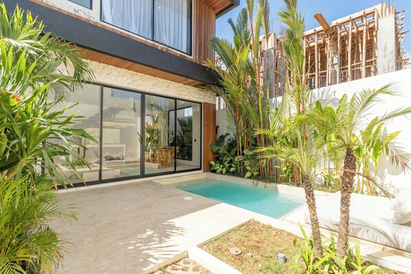 Private pool