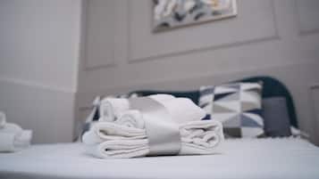 Habitación doble Deluxe | Espacio para trabajar con laptop y wifi gratis