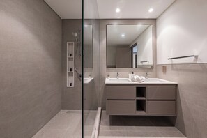 タオル、石鹸、トイレットペーパー