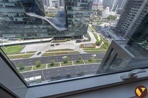 Studio Mewah, balkon, pemandangan kota | Setrika/meja setrika dan Wi-Fi gratis