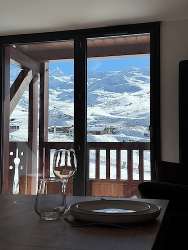 Premium Ski-in/Ski-out Apartment with Panoramic View | Montana 1st Floor