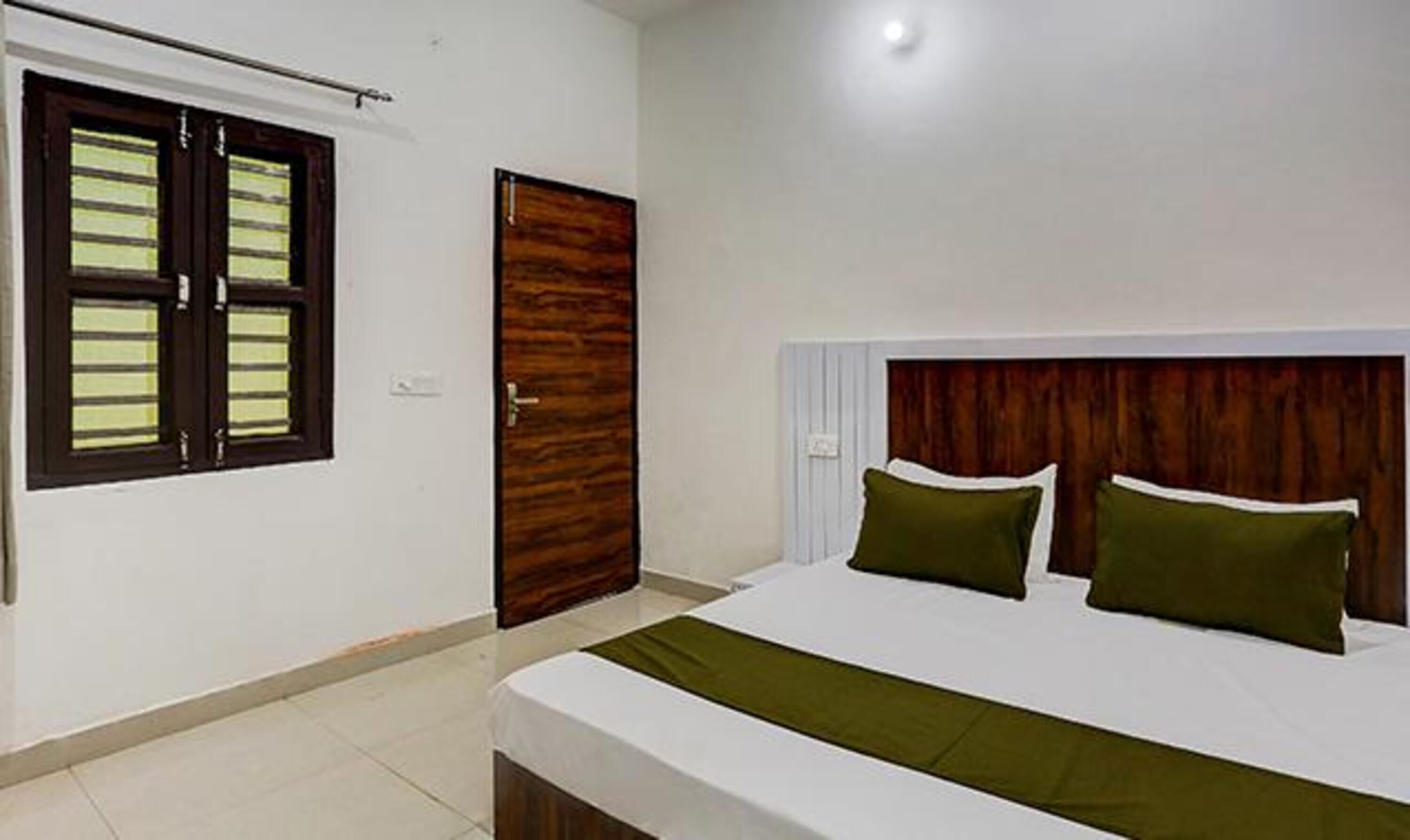 Deluxe Room | Egyptian cotton sheets, premium bedding, in-room safe, free WiFi