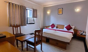 Egyptian cotton sheets, premium bedding, in-room safe, free WiFi
