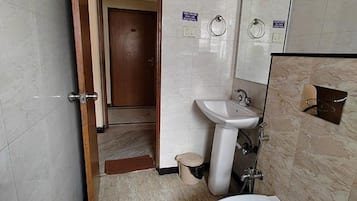 淋浴設備、雨淋花灑、免費梳洗用品、提供毛巾