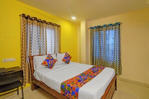 Egyptian cotton sheets, premium bedding, in-room safe, free WiFi