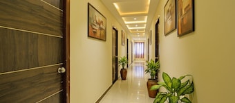 Fabhotel White Ridge