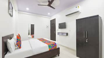 Egyptian cotton sheets, premium bedding, in-room safe, free WiFi