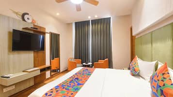 Egyptian cotton sheets, premium bedding, in-room safe, free WiFi