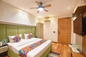 ห้องพรีเมียม | ผ้าปูที่นอนฝ้ายอียิปต์, เครื่องนอนระดับพรีเมียม, ตู้นิรภัยในห้องพัก