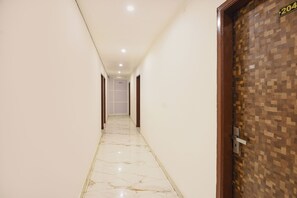 Lobby - Fabhotel Scorpion Inn (New Delhi)