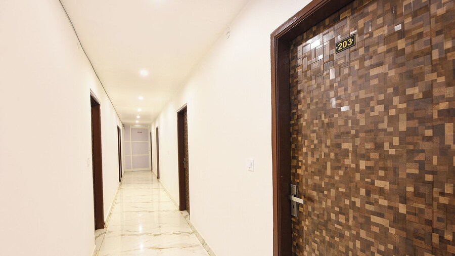 Fabhotel Scorpion Inn