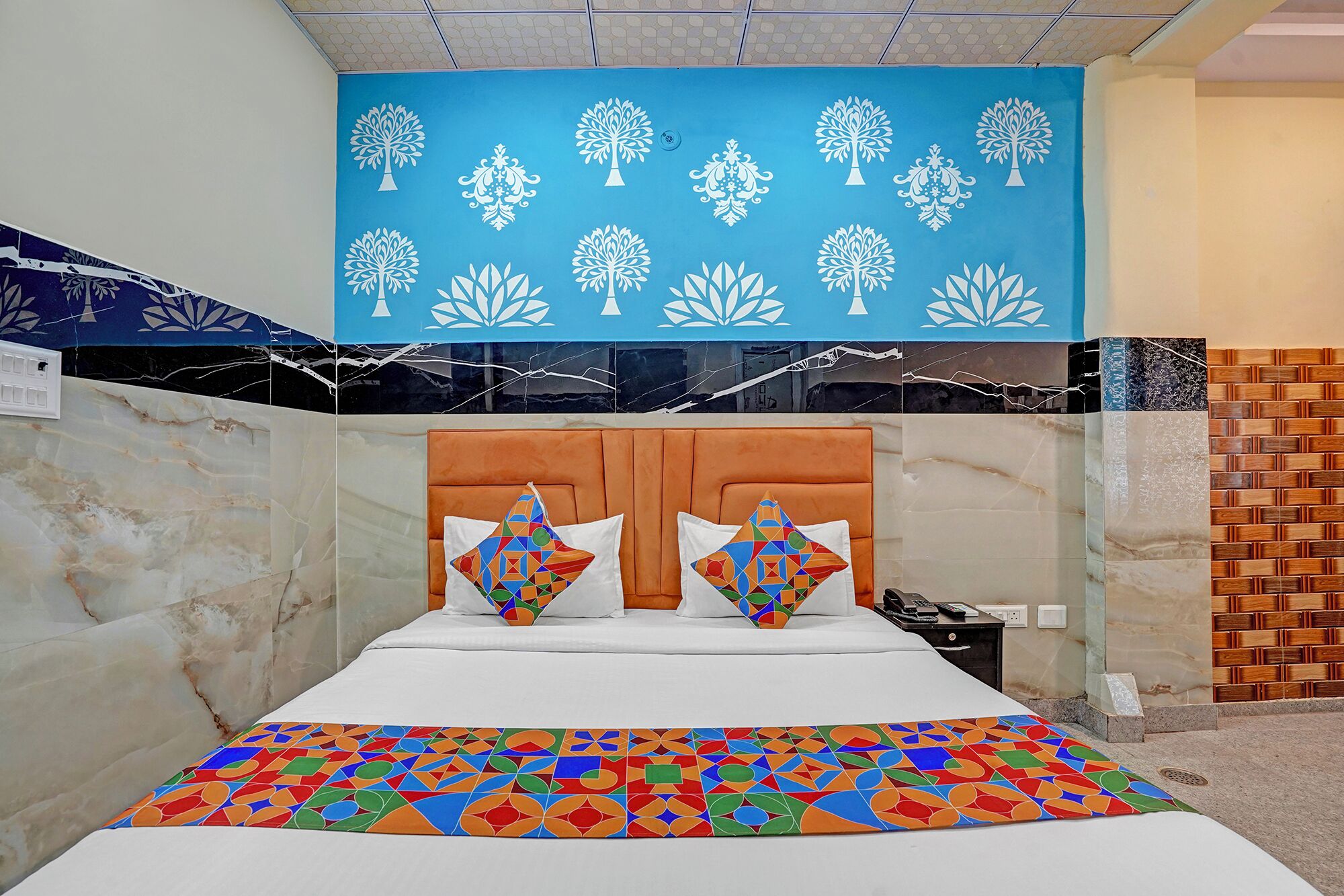 Egyptian cotton sheets, premium bedding, in-room safe, free WiFi