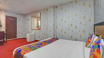 Egyptian cotton sheets, premium bedding, in-room safe, free WiFi