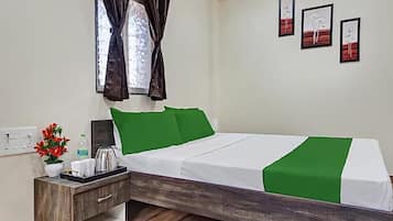 Egyptian cotton sheets, premium bedding, in-room safe, free WiFi