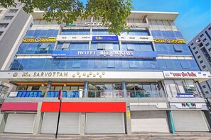 Front of property - Fabhotel Blu Rooms (Surat)