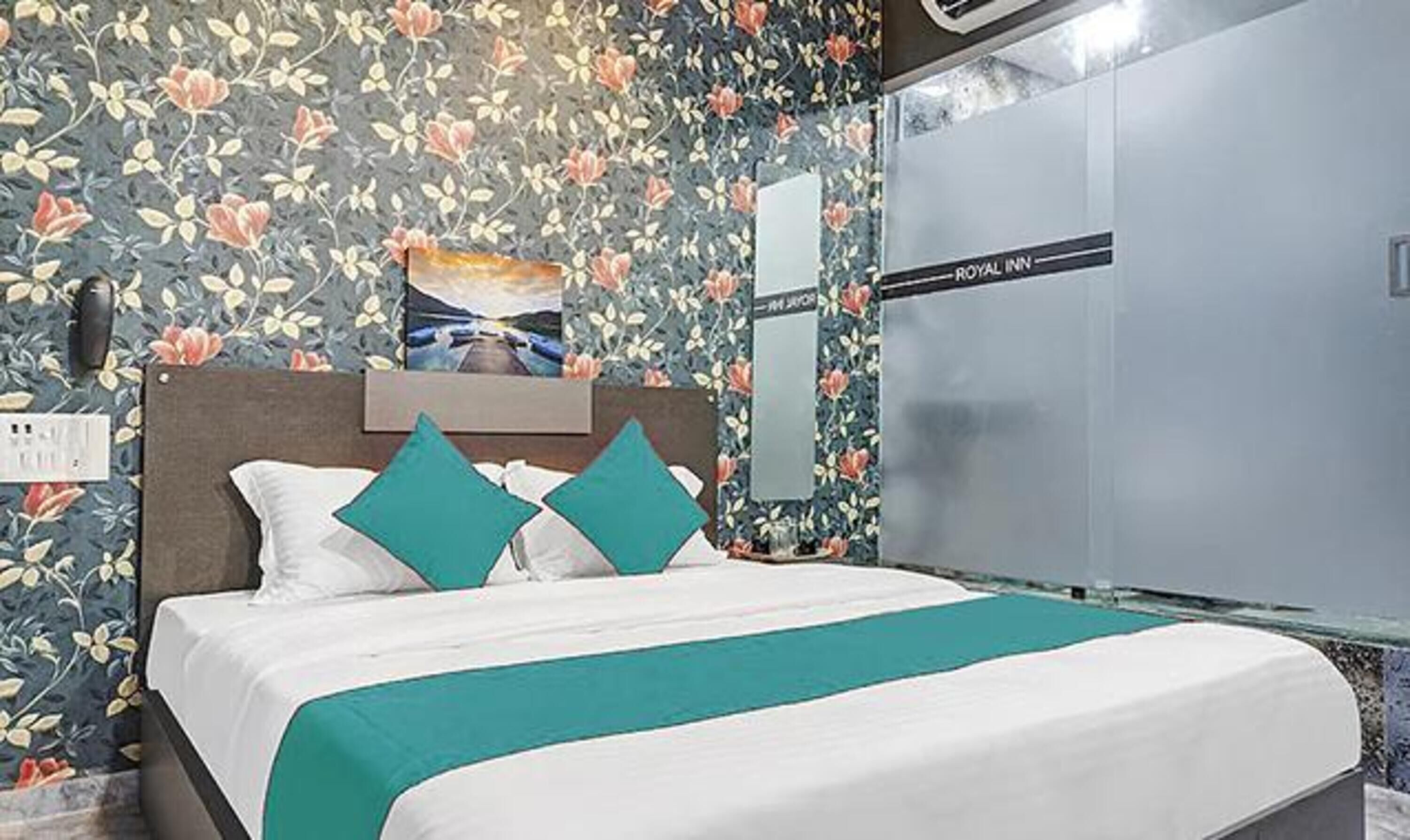 Premium Room | Egyptian cotton sheets, premium bedding, in-room safe, free WiFi