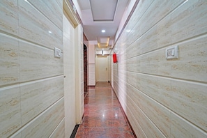 Lobby - Fabhotel Slv Suites (Bangalore)