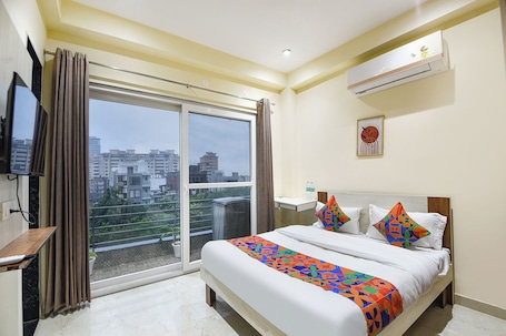 Premium Room | Egyptian cotton sheets, premium bedding, in-room safe, free WiFi