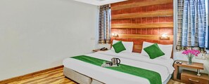 Deluxe Room | Egyptian cotton sheets, premium bedding, in-room safe, free WiFi - Fabhotel Gagan Inn (New Delhi)