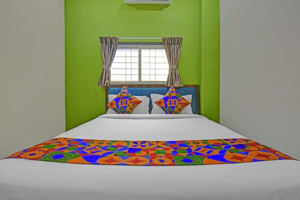 Egyptian cotton sheets, premium bedding, in-room safe, free WiFi