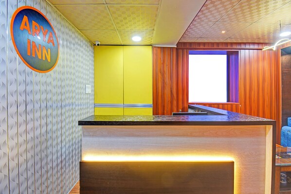 Reception - Fabexpress Arya Inn (Pune)