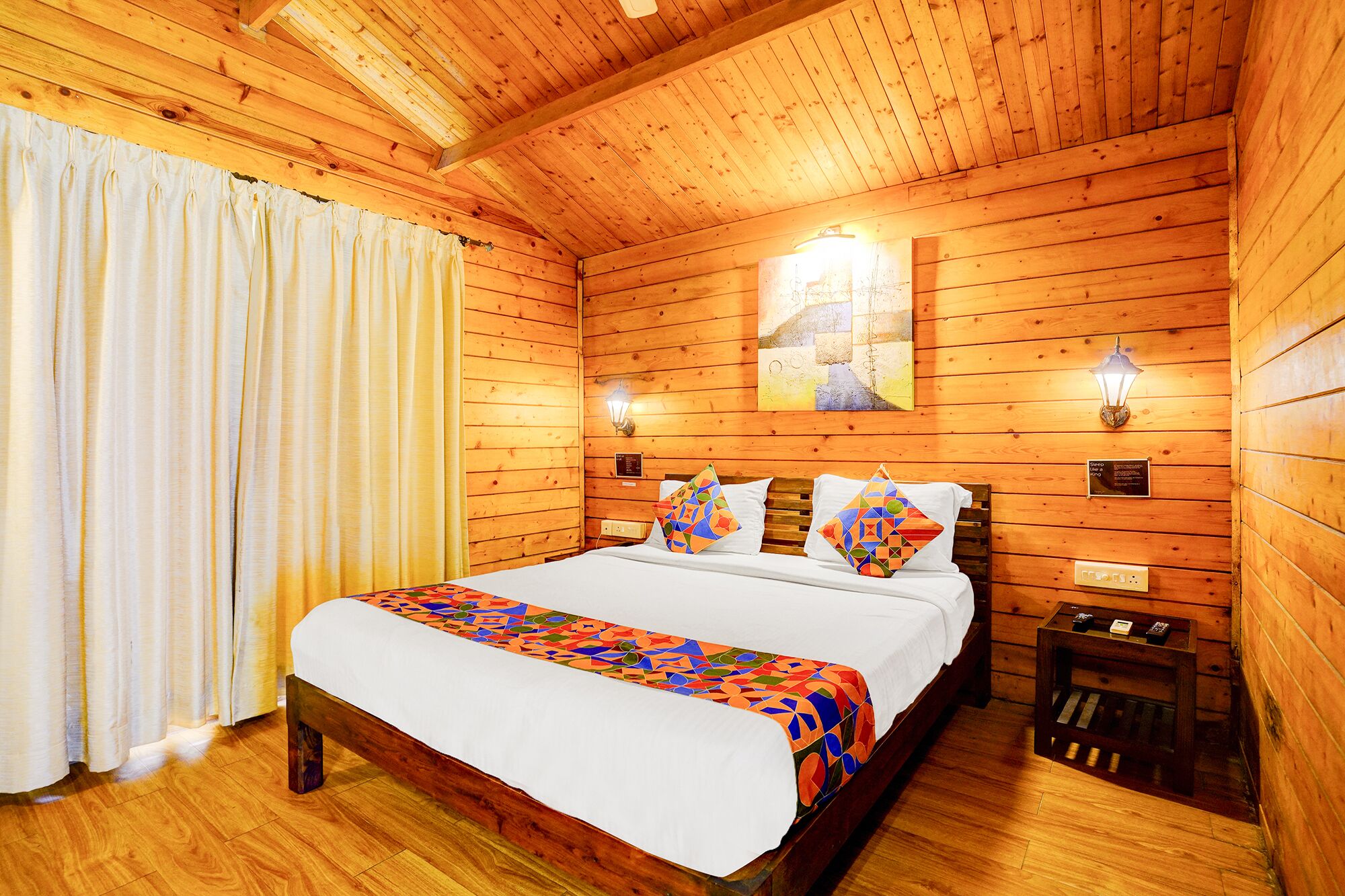 エジプト綿のシーツ、高級寝具、ミニバー、セーフティボックス (室内)