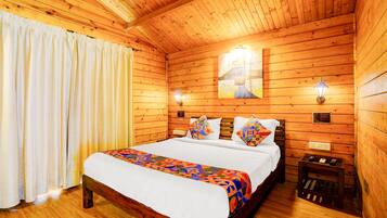 Egyptian cotton sheets, premium bedding, minibar, in-room safe