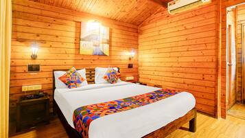 Egyptian cotton sheets, premium bedding, minibar, in-room safe