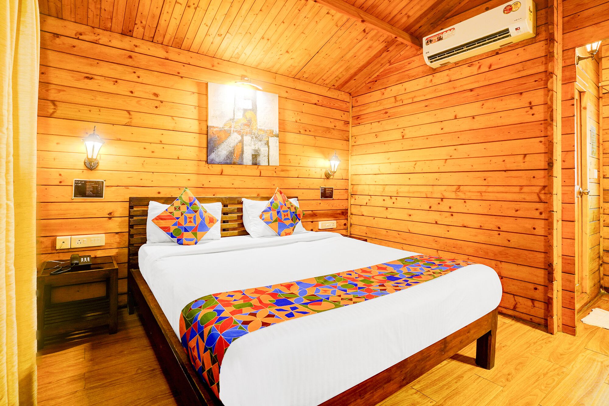 Chambre Premium | Draps en coton égyptien, literie de qualité supérieure, minibar