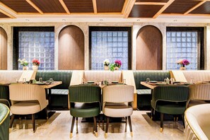 Restaurant - Fabhotel Aafreen International (Kolkata)