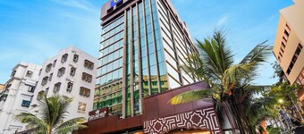 Fabhotel Aafreen International