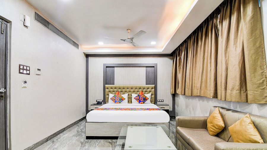 Fabhotel Aafreen International