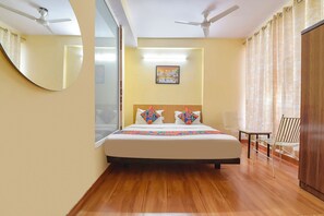 Egyptian cotton sheets, premium bedding, in-room safe, free WiFi