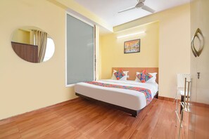 Egyptian cotton sheets, premium bedding, in-room safe, free WiFi