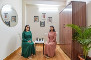 Lobby sitting area - Fabhotel Silver Stay 02 (Jaipur)