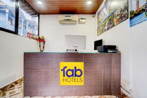 Reception - Fabexpress Elvin Balaji Beach Palace (Calangute)