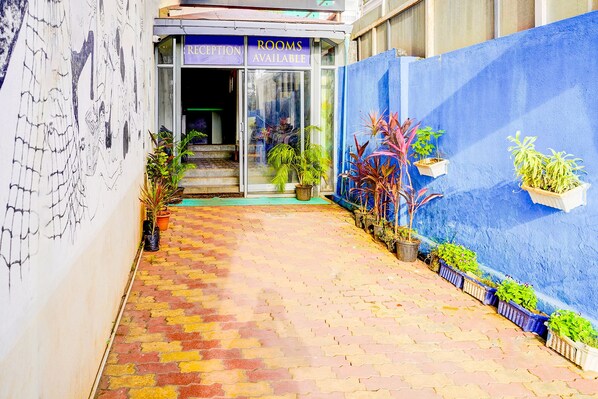 مدخل المنشأة