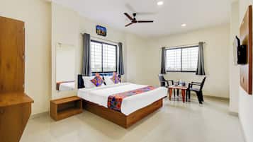 Egyptian cotton sheets, premium bedding, in-room safe, free WiFi